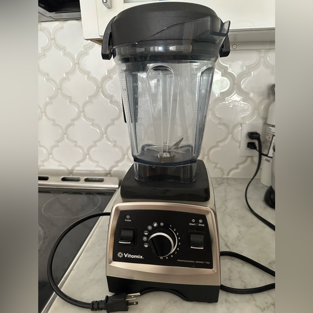 Vitamix Blender Professional Series 750 - Pearl Gray (64 oz)